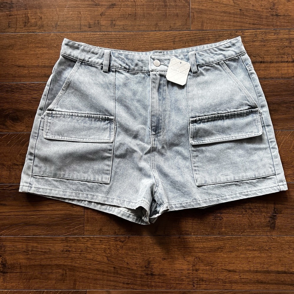 Altar'd State NWT Preppy Coquette Flat Front Shorts With Dual Pockets Size 2XL